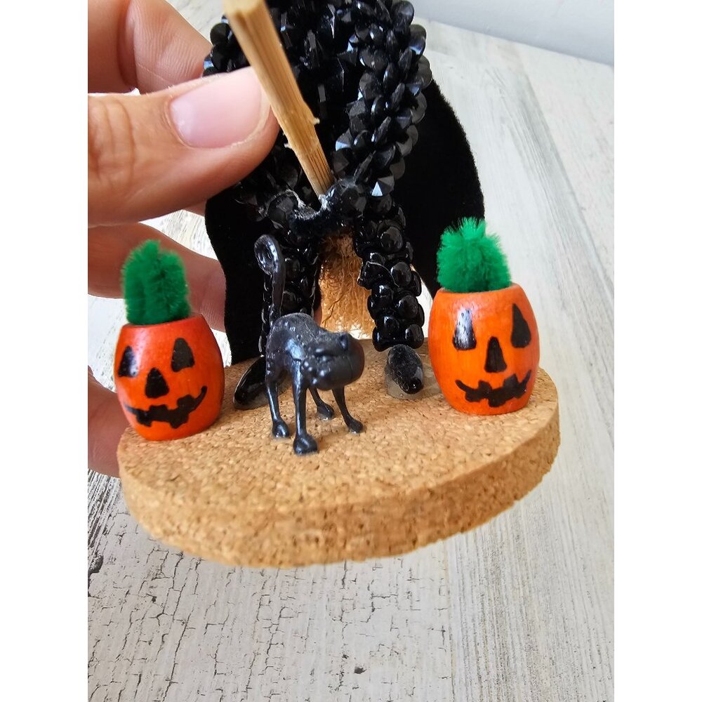 Vintage witch beaded broom statue figurine decor cat pumpkin unique - Picture 6 of 8